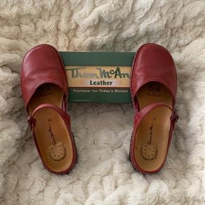 EUC Red Thom Mcan leather mule 8